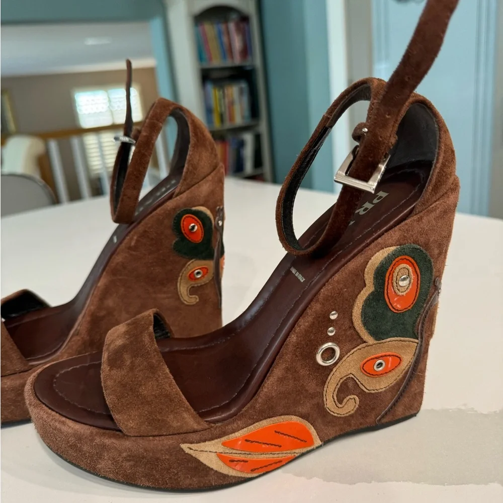 Prada suede wedge sandals. Size 37.5 US 7.5 - Picture 14 of 16